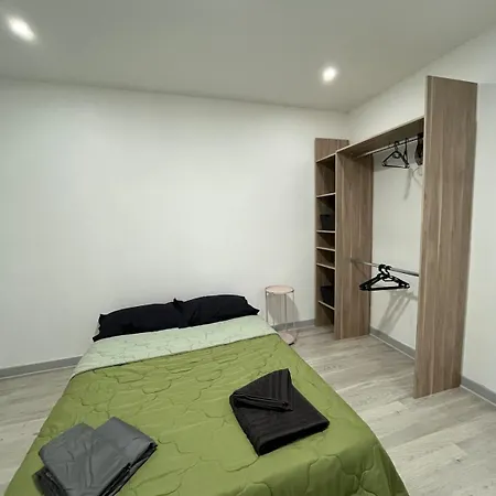 Lovely Emile Zola דירה *