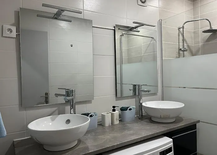 Lovely Emile Zola Apartmán